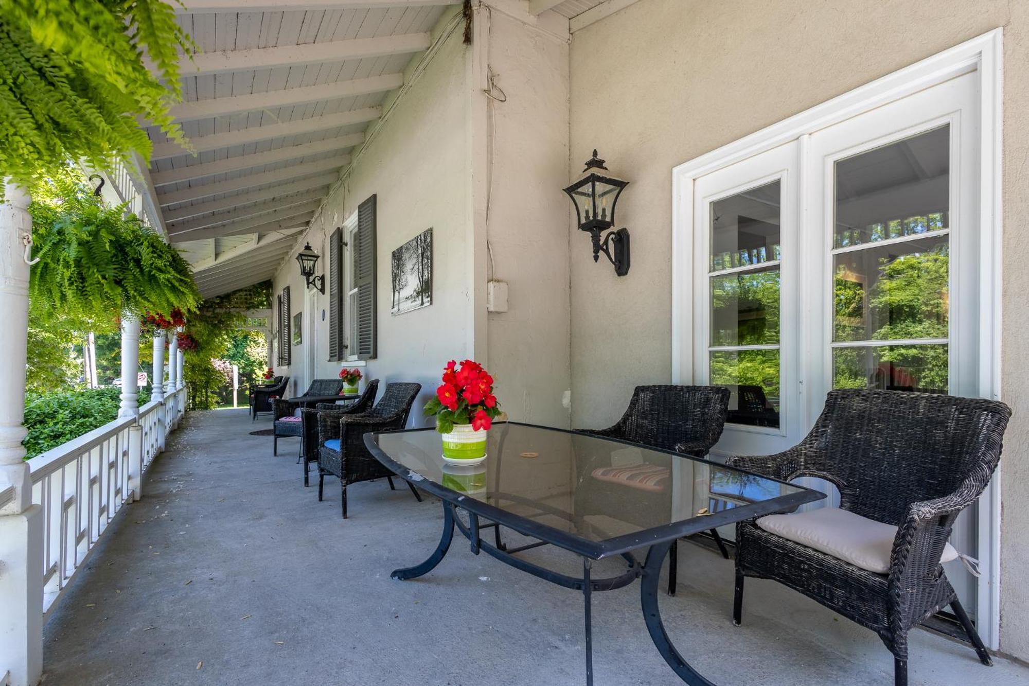 The Old Bank House Hotel Niagara-on-the-Lake Buitenkant foto